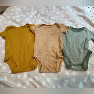 Carter's set of 3 bodysuits